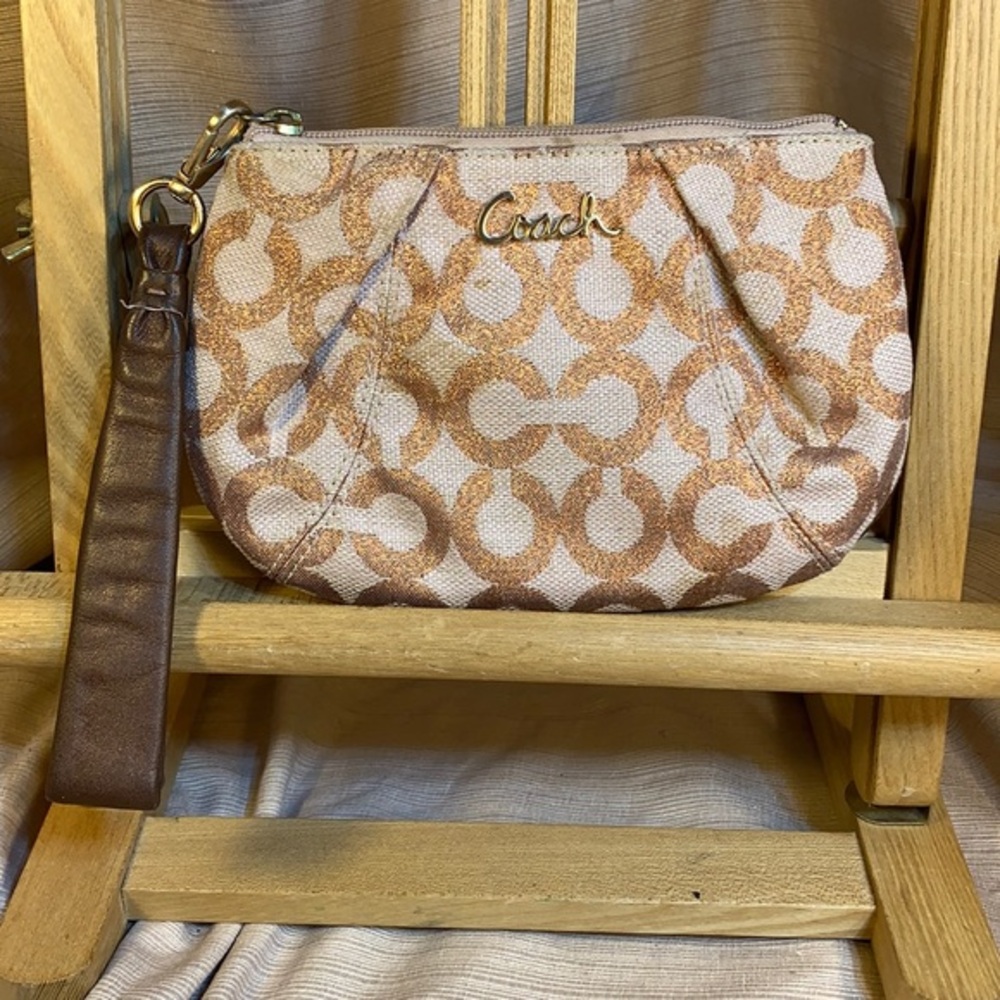 Coach metallic sparkle wristlet w/removable leash